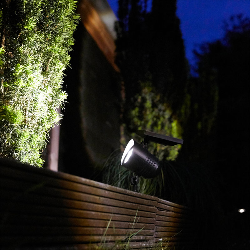 Luxform Lupus Intelligent Solar Spieslamp en Wandspot Luxform Lupus Intelligent Solar Spieslamp en Wandspot