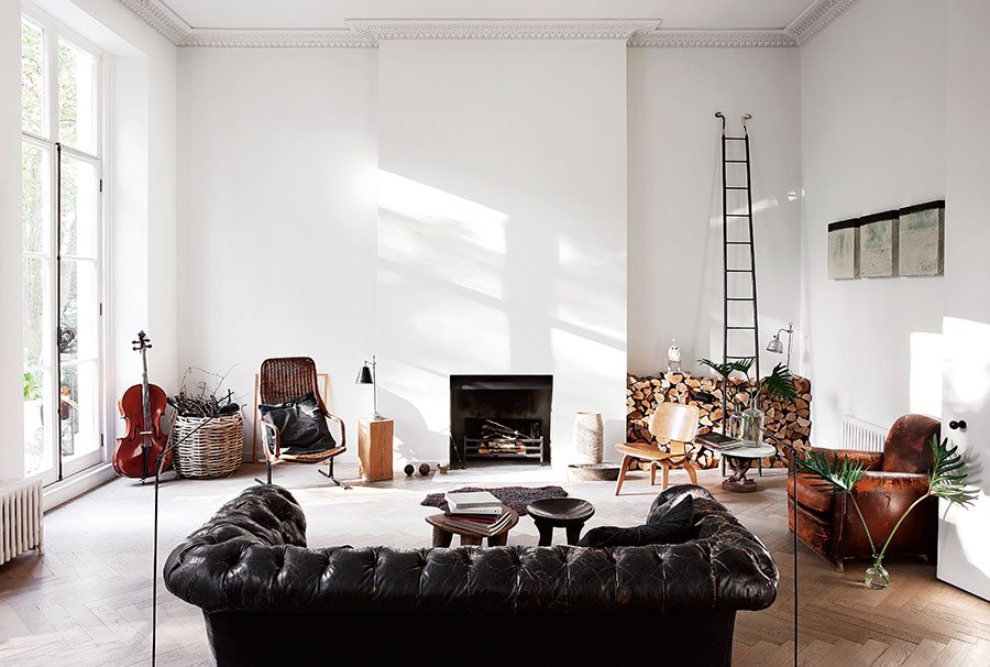 De vintage bruine Chesterfield bank is natuurlijk de alltime klassieker!