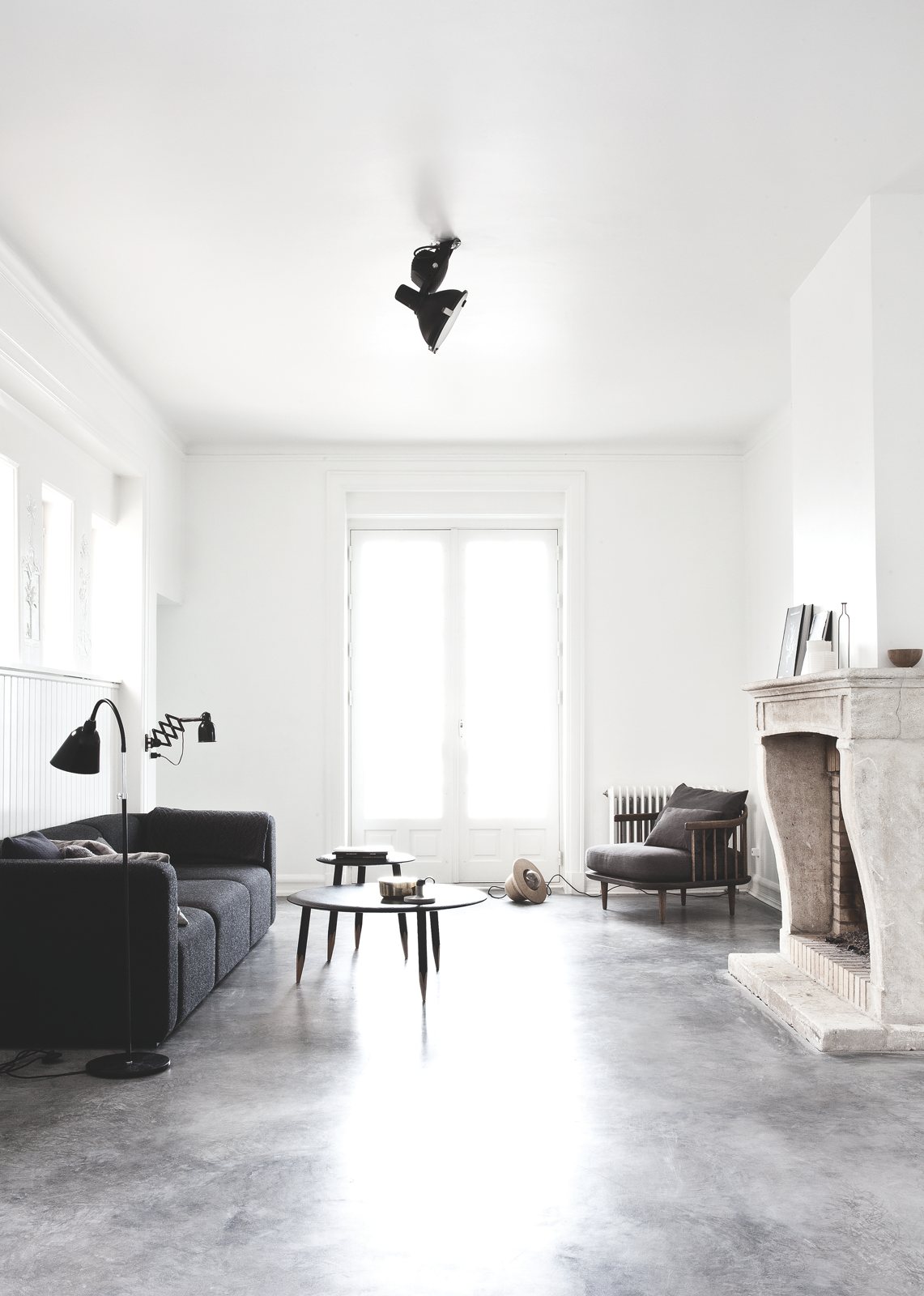 Deens minimalistisch interieur vol met designmeubelen