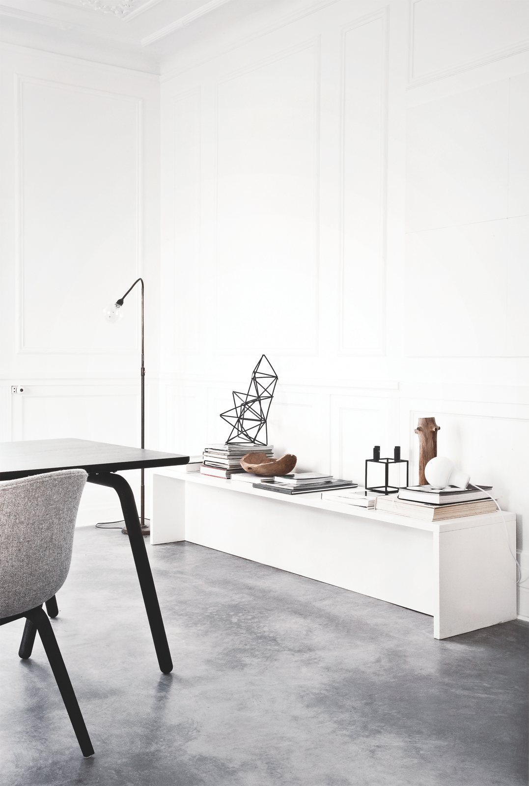 Deens minimalistisch interieur vol met designmeubelen