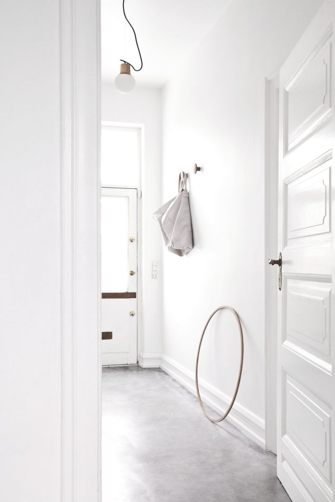 Deens minimalistisch interieur vol met designmeubelen