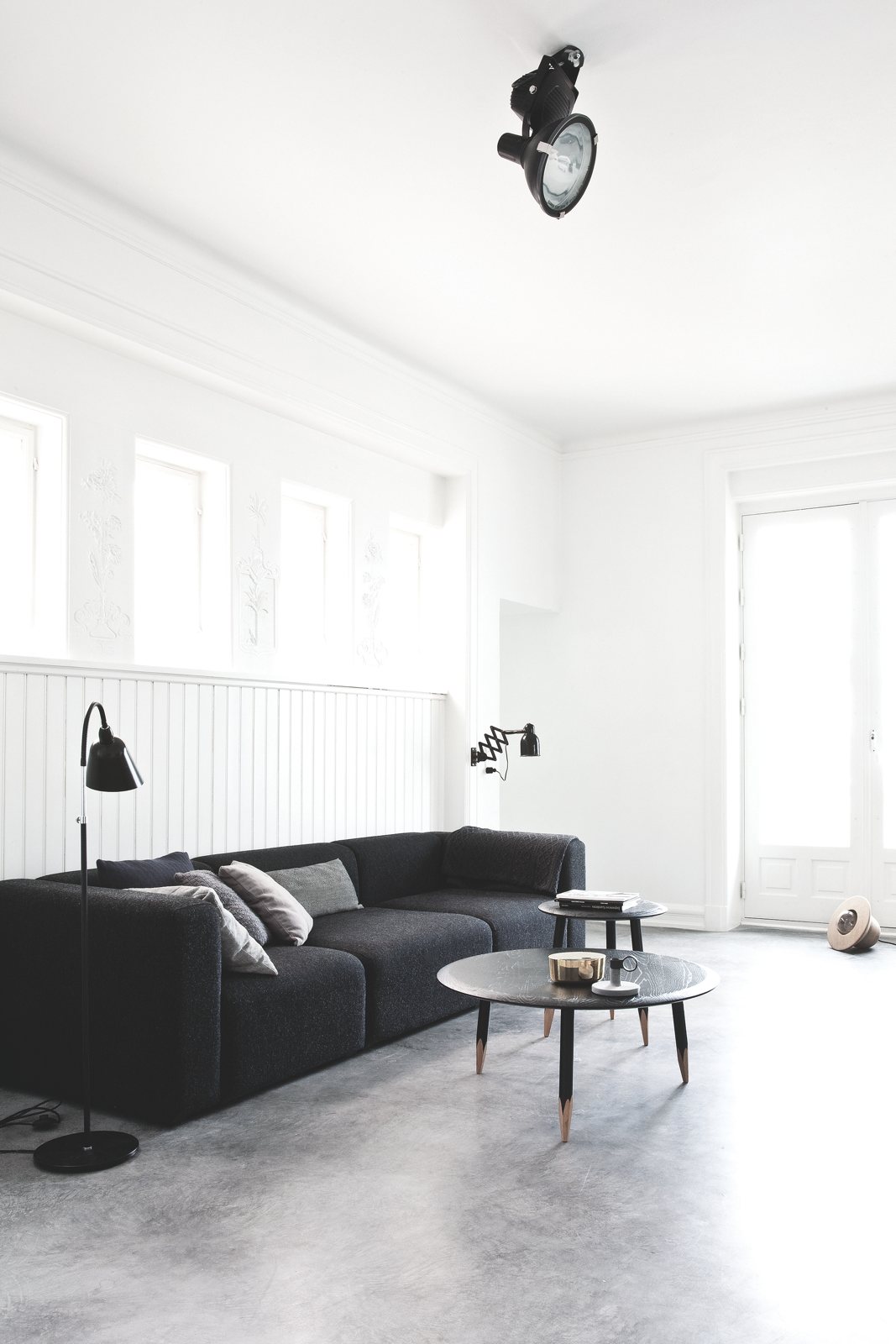 Deens minimalistisch interieur vol met designmeubelen