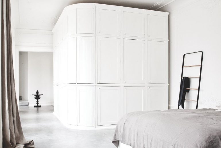 Deens minimalistisch interieur vol met designmeubelen