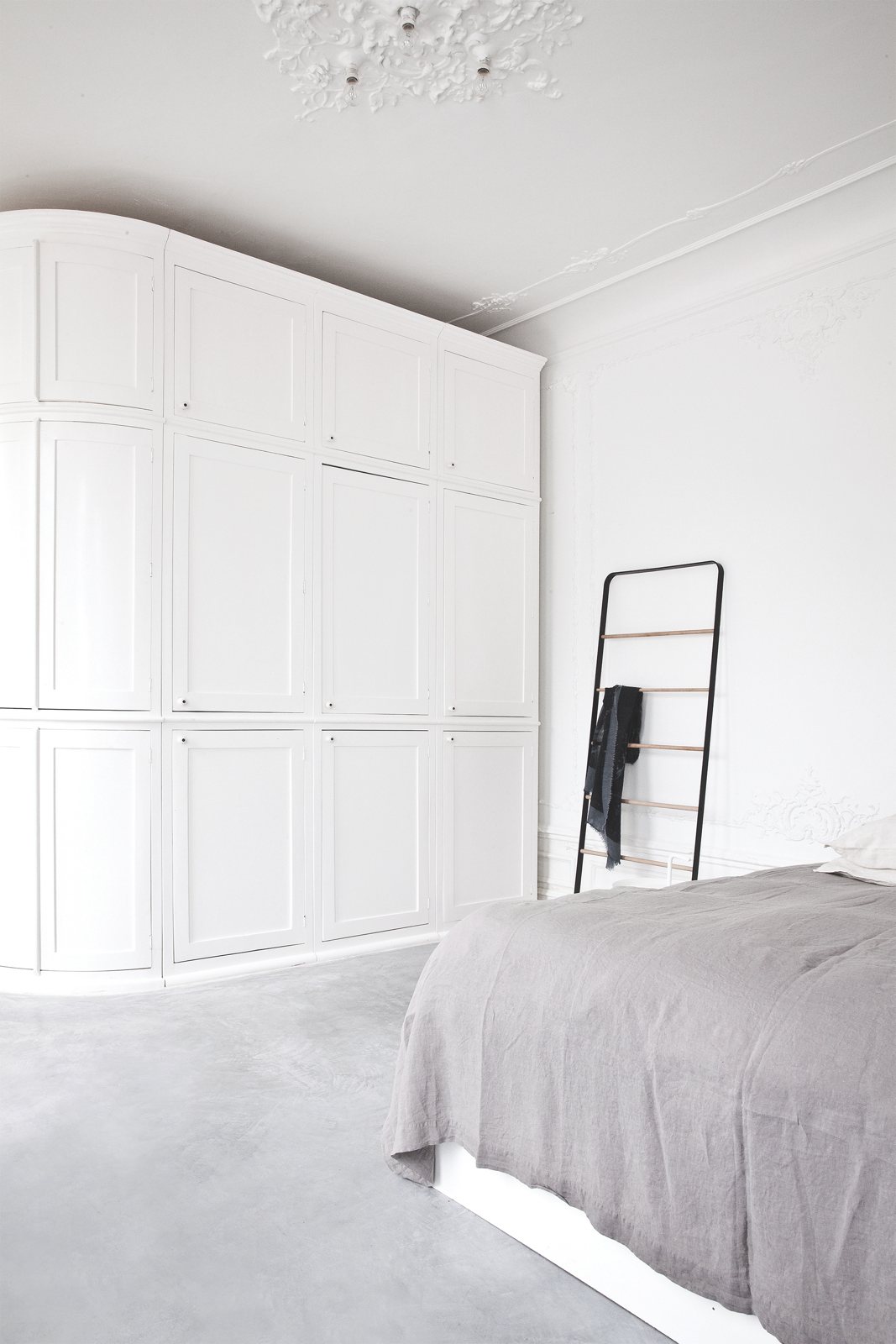 Deens minimalistisch interieur vol met designmeubelen