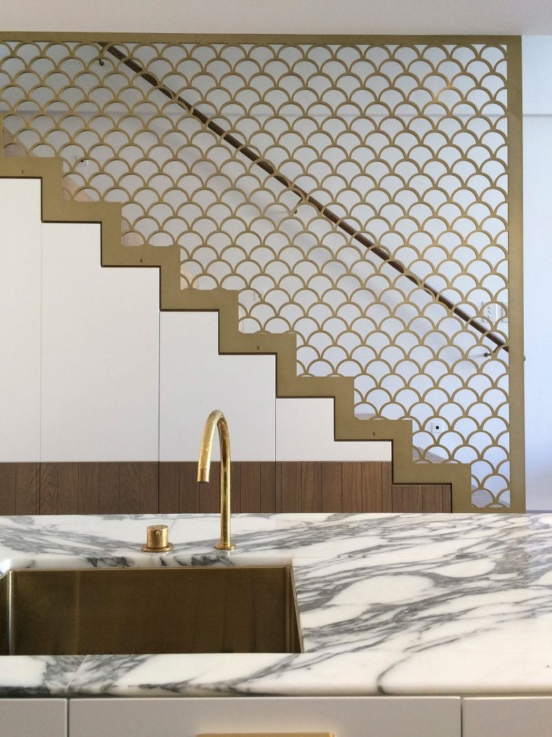 Deze jaren '50 woning is luxe, modern en romantisch chique geworden!