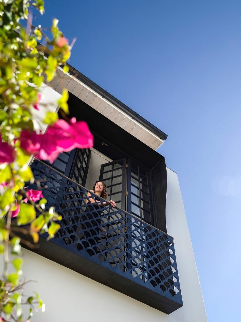 Deze jaren '50 woning is luxe, modern en romantisch chique geworden!