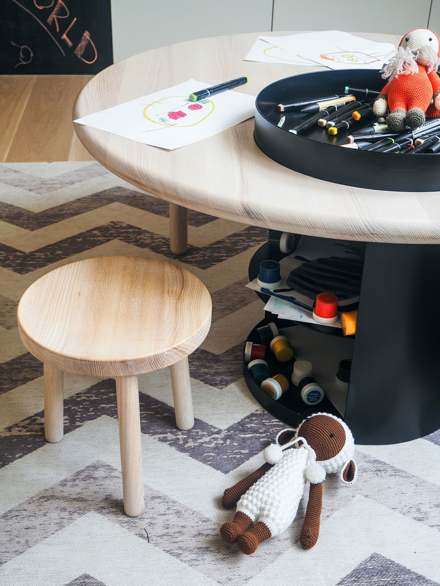 Deze moderne kindvriendelijke woonkamer moet je zien!