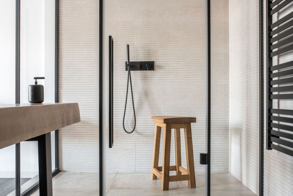 Deze moderne slaapkamer heeft het allemaal!