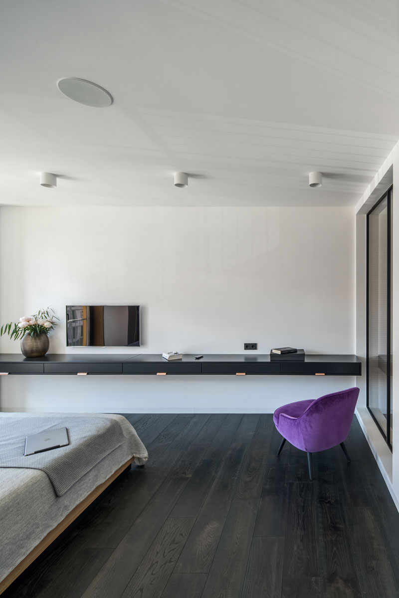 Deze moderne slaapkamer heeft het allemaal!