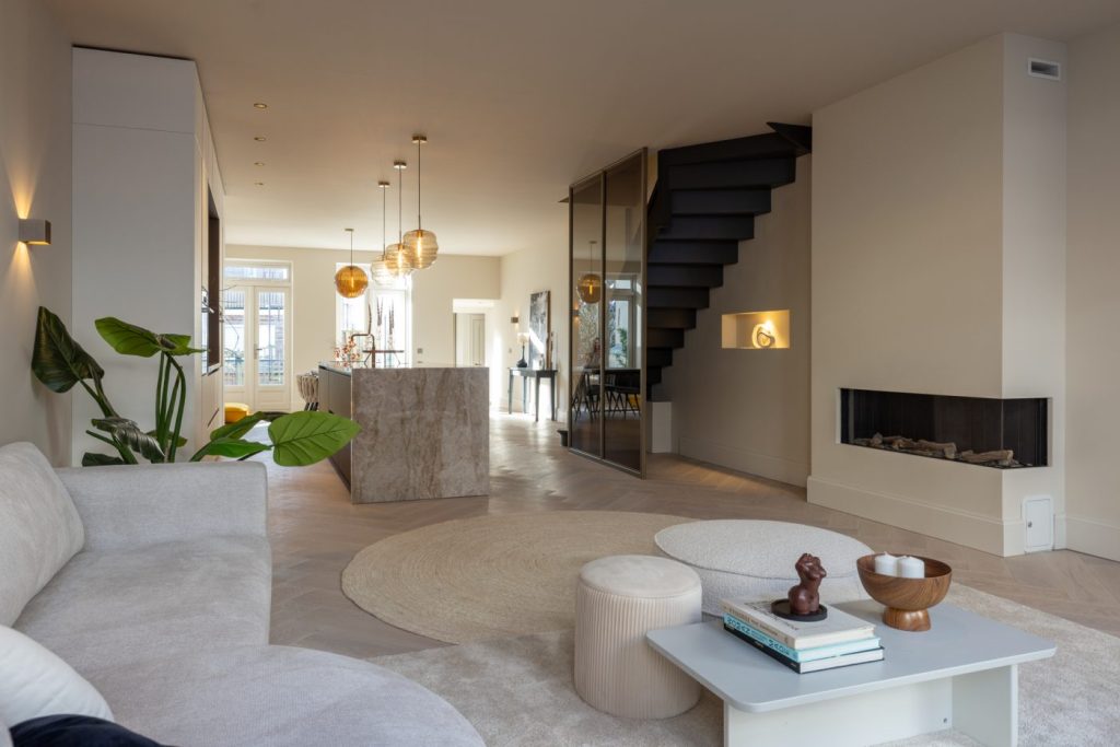 Eikenhout staat bekend om de veelzijdigheid - Hier te zien gelegd in een prachtig visgraat patroon.