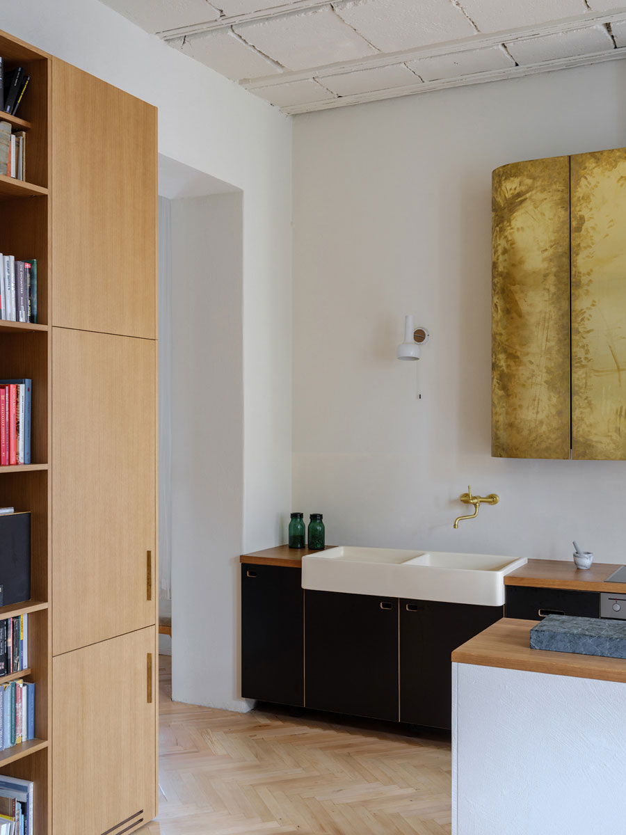 Het mooie karakteristieke vintage appartement van filmregisseur Marc Raymond Wilkins