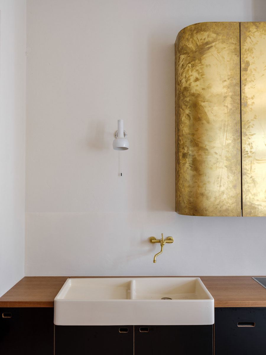 Het mooie karakteristieke vintage appartement van filmregisseur Marc Raymond Wilkins