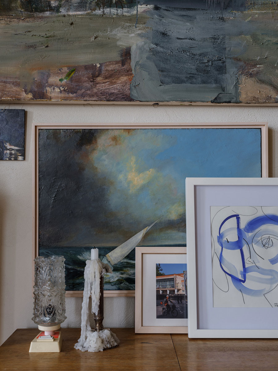 Het mooie karakteristieke vintage appartement van filmregisseur Marc Raymond Wilkins