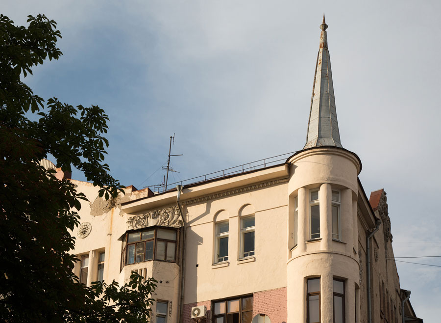 Het mooie karakteristieke vintage appartement van filmregisseur Marc Raymond Wilkins