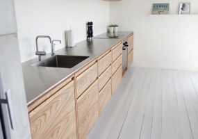 Houten vloer schilderen in keuken