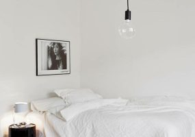 Witte houten vloer schilderen