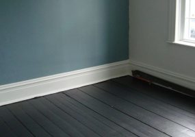 Houten vloer zwart schilderen