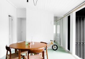 Houten vloer groen schilderen interieur