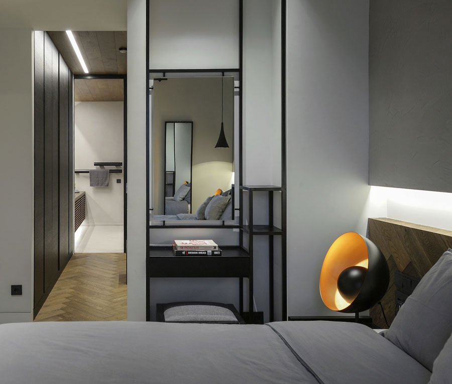 In deze moderne exclusieve slaapkamer loop je door de inloopkast naar de badkamer!
