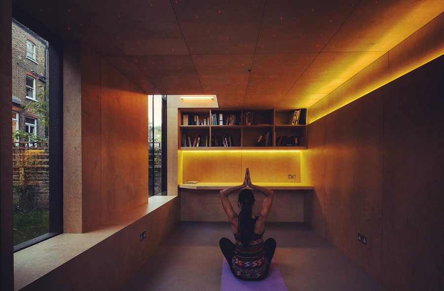 In dit tuinhuisje is een combinatie van yogastudio en werkplek  gecreëerd!