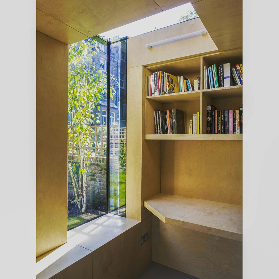 In dit tuinhuisje is een combinatie van yogastudio en werkplek  gecreëerd!