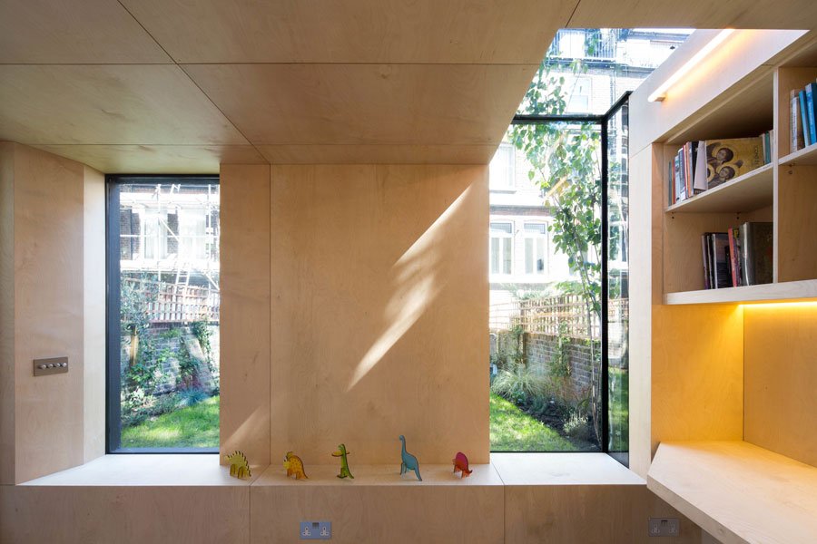 In dit tuinhuisje is een combinatie van yogastudio en werkplek  gecreëerd!