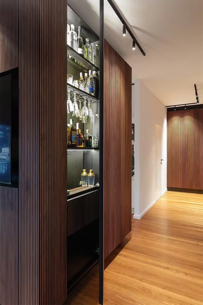 inbouwkast woonkamer wijnkast