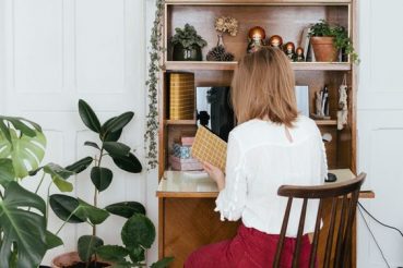 uitgeklapte vintage secretaire