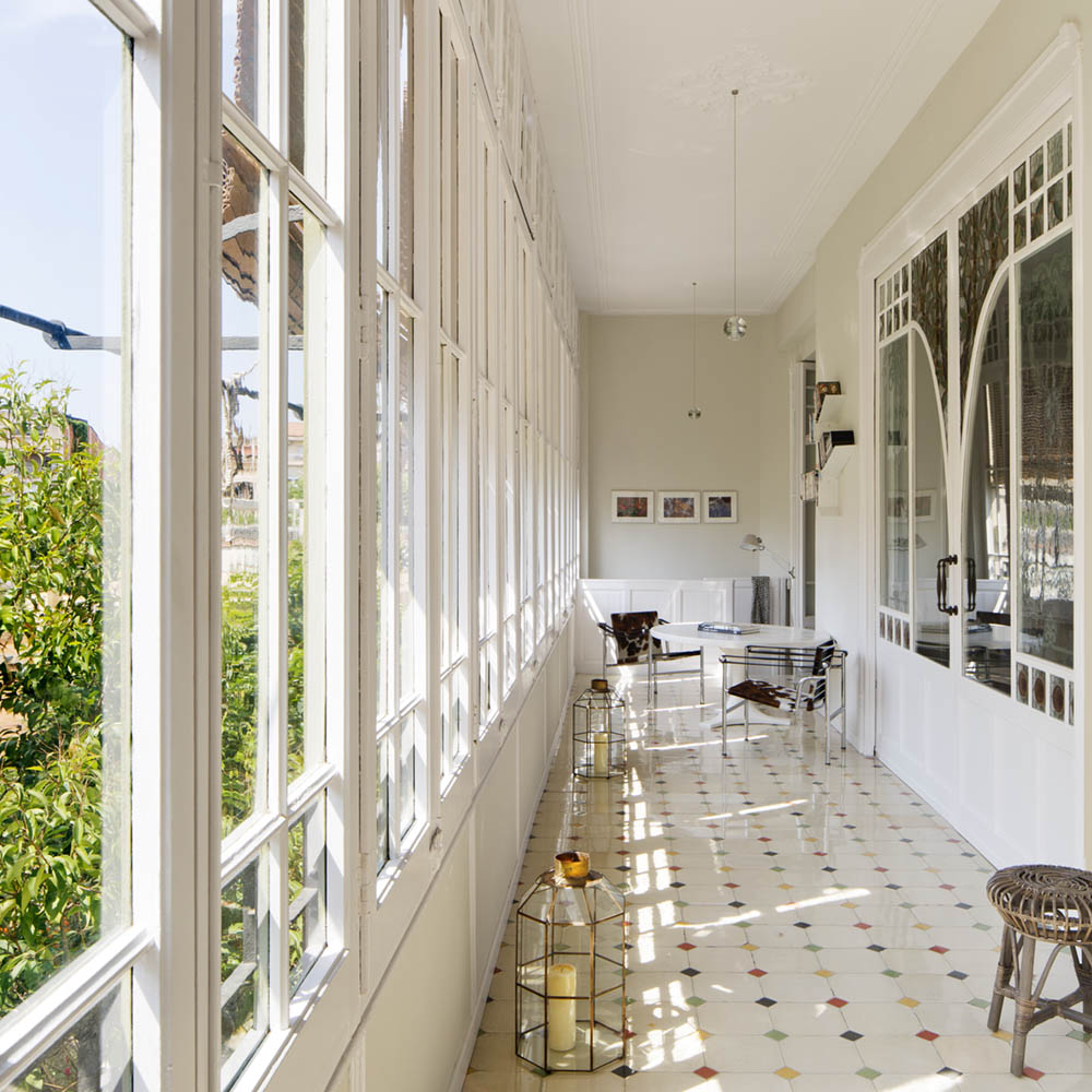 Interieur waar het klassieke Art nouveau met modern is gecombineerd