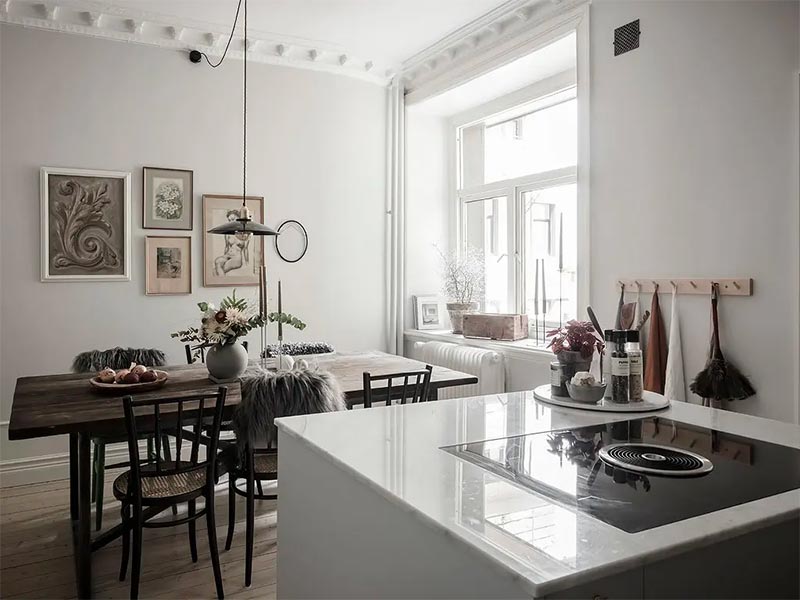 De inductiekookplaat met ingebouwde afzuiging is niet meer weg te denken uit de moderne keuken. De inductiekookplaat met ingebouwde afzuiging is niet meer weg te denken uit de moderne keuken.