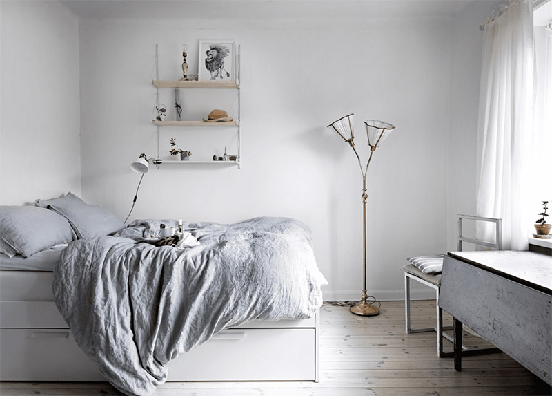 Ideaal voor in een kleine slaapkamer - een bed met opbergruimte!