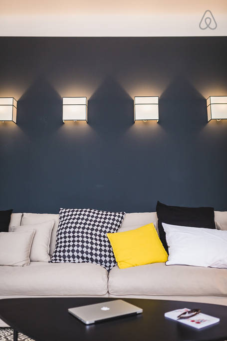 Deze kleine woonkamer uit Zuid Frankrijk is super leuk ingericht!