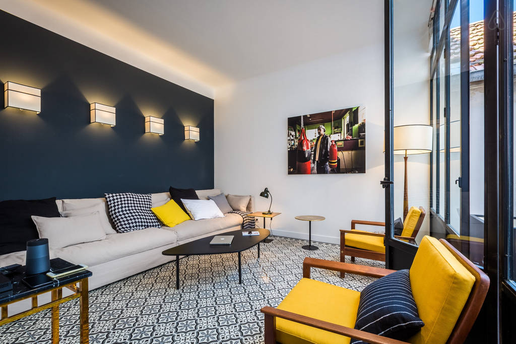 Deze kleine woonkamer uit Zuid Frankrijk is super leuk ingericht!