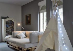 Loungebank maken in woonkamer