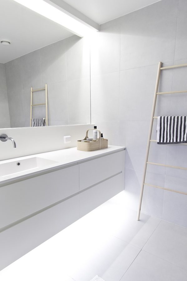minimalistische badkamer