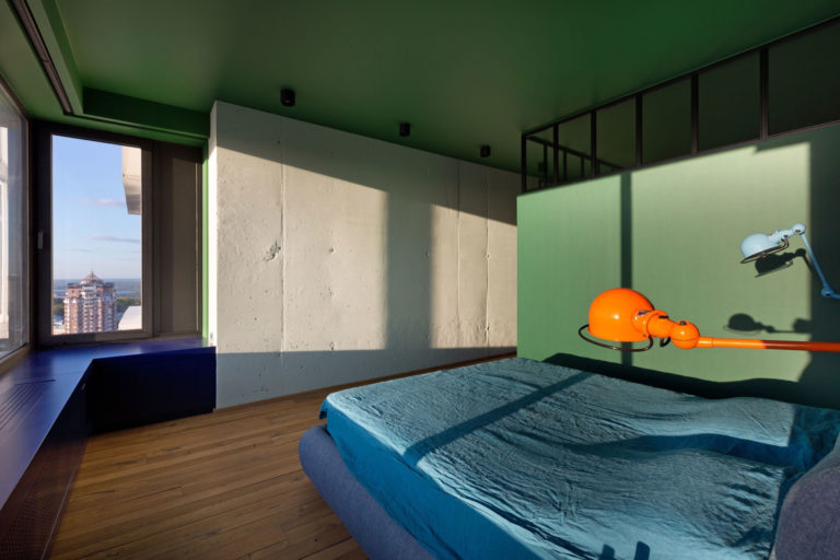 Modern minimalistisch appartement met industriële details