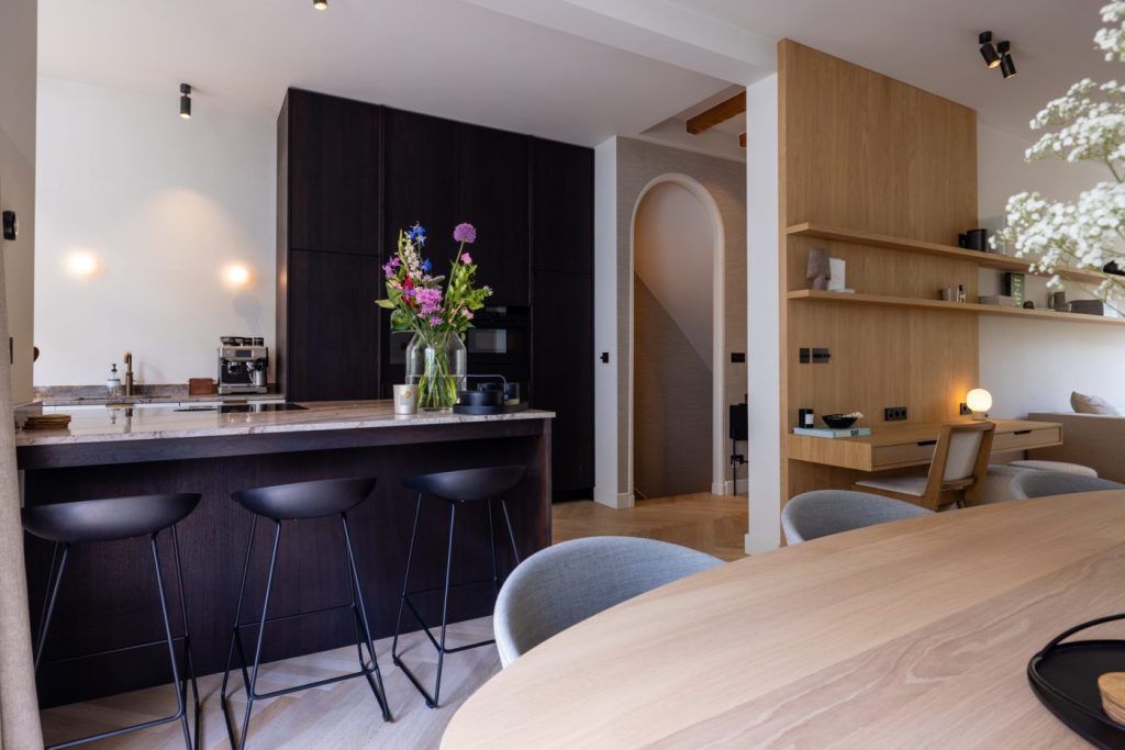 mooie bloemen in keuken