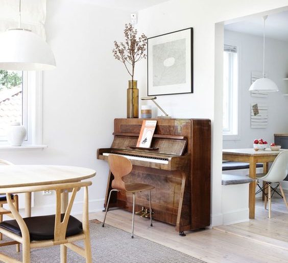 Muziekinstrumenten in huis