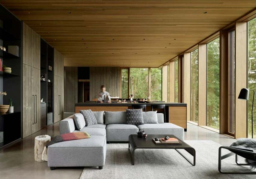 natuurlijke woonkamer open keuken houten plafond