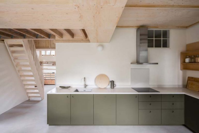 olijfgroene keukenkasten ikea naked doors