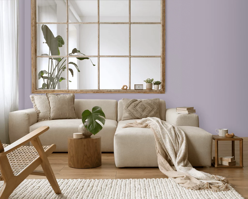 De pastel muur in deze woonkamer is geverfd met de muurverf STRIJCK Lavendel - 039N-3. Hier verkrijgbaar.