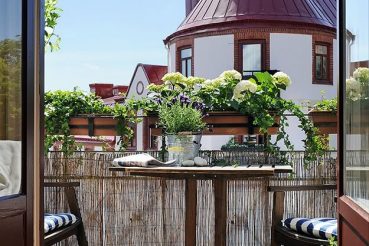 Rieten afscherming op balkon