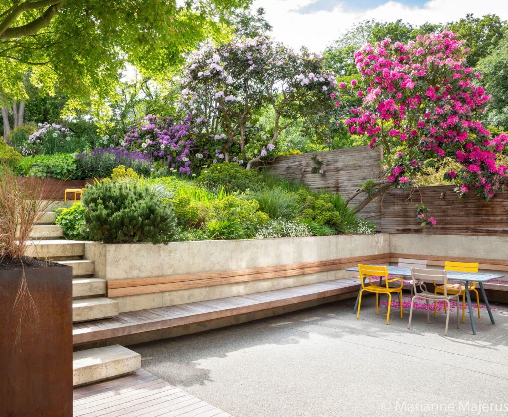 De ontwerpers van Londongardendesigner.com hebben deze geweldige romantische tuin ontworpen.