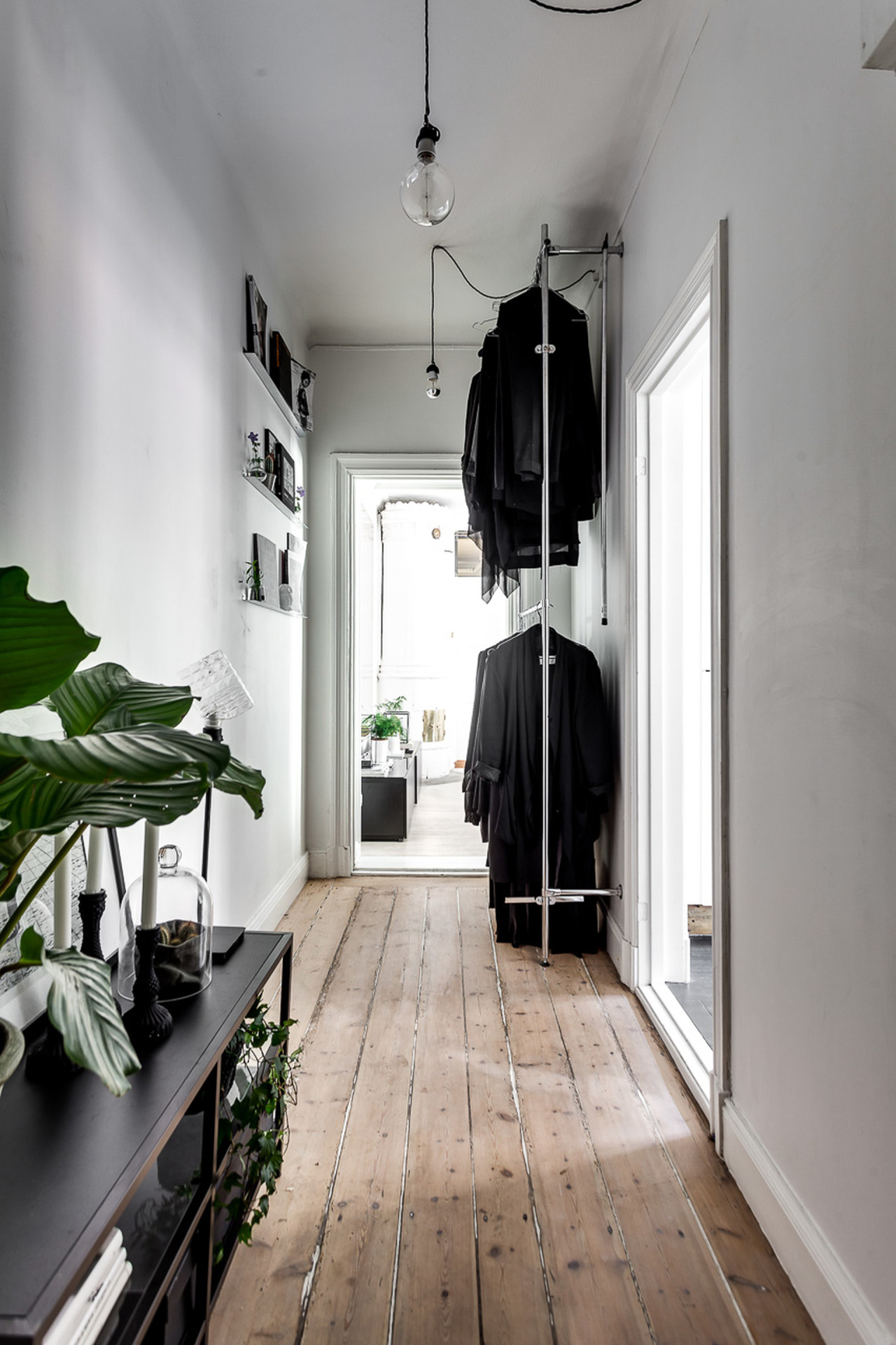 Dit Scandinavisch appartement is anders, maar wel super stoer ingericht!