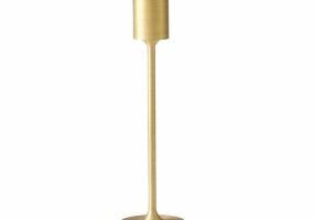 sidetable achter bank styling gouden kandelaar