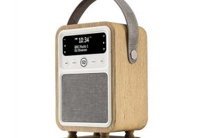 sidetable achter bank styling retro radio