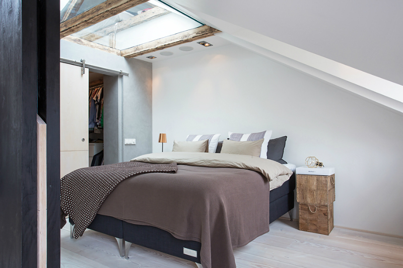 Speelse slaapkamer met beloopbaar glas