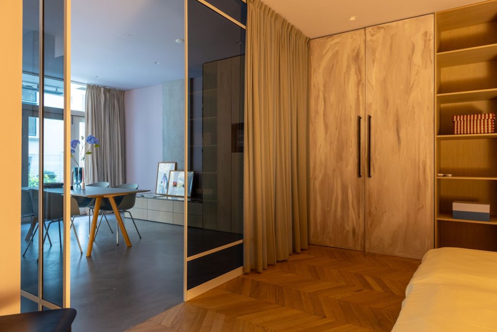 stalen deur slaapkamer rookglas