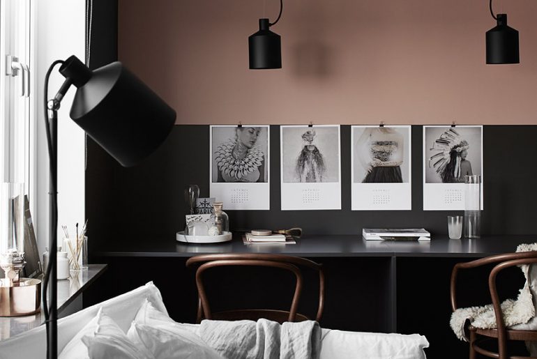 Stijlvolle minimalistische werkplek in Scandinavisch appartement