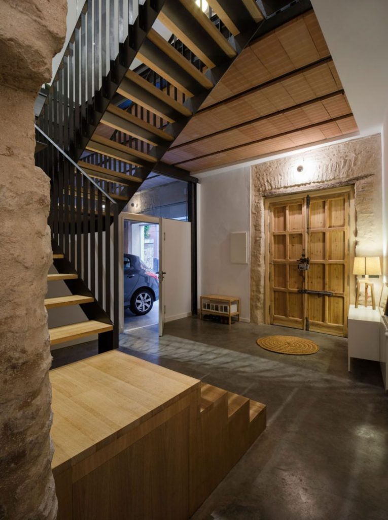 stoere-stalen-trap-houten-treden